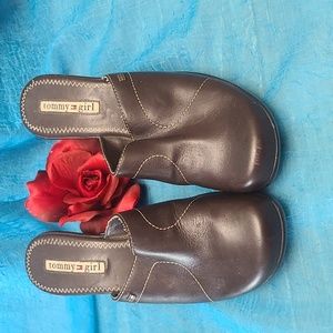 TOMMY GIRL SHOES 6.5